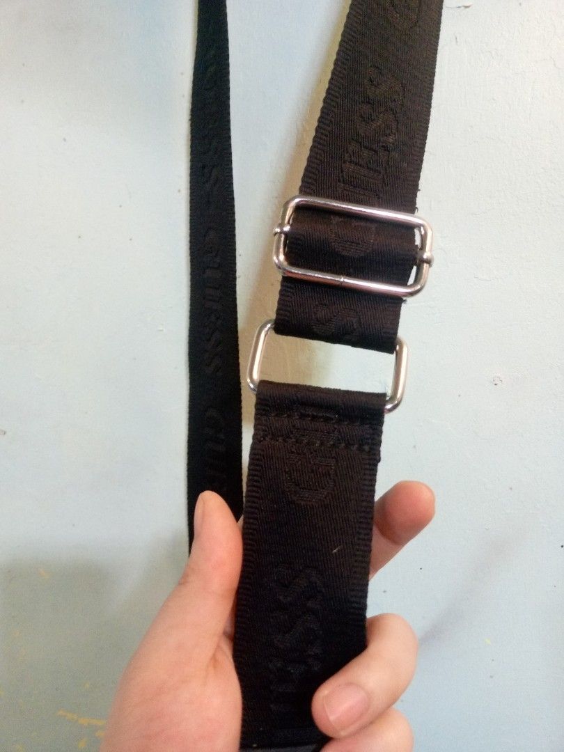 original guess sling bag (Category: Sling Bags) located in Manila. Submitted by mjfinds.ph (Listing ID 1470721759, Image 2). Description: ORIGINAL GUESS BODY BAG FOR SALE! 🖤 Looking for a stylish and practical body bag? Check out this GUESS body bag! 💰 PRICE: ₱600 ONLY 📍 Location: Pasay City ✨ Original GUESS brand 🎒 Stylish and convenient for everyday use 👌 Perfect for casual outings and travel 📩 Message me for inquiries and actual photos! 