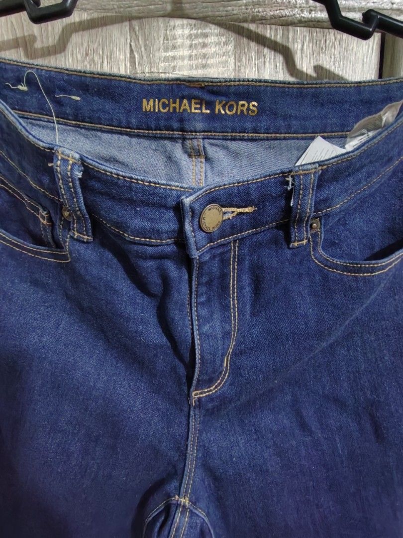 Original Michael Kors Pants (Category: Jeans) located in General Trias. Submitted by janey0930 (Listing ID 1470667039, Image 3). Description: Dark wash slim/skinny pants Size 30.