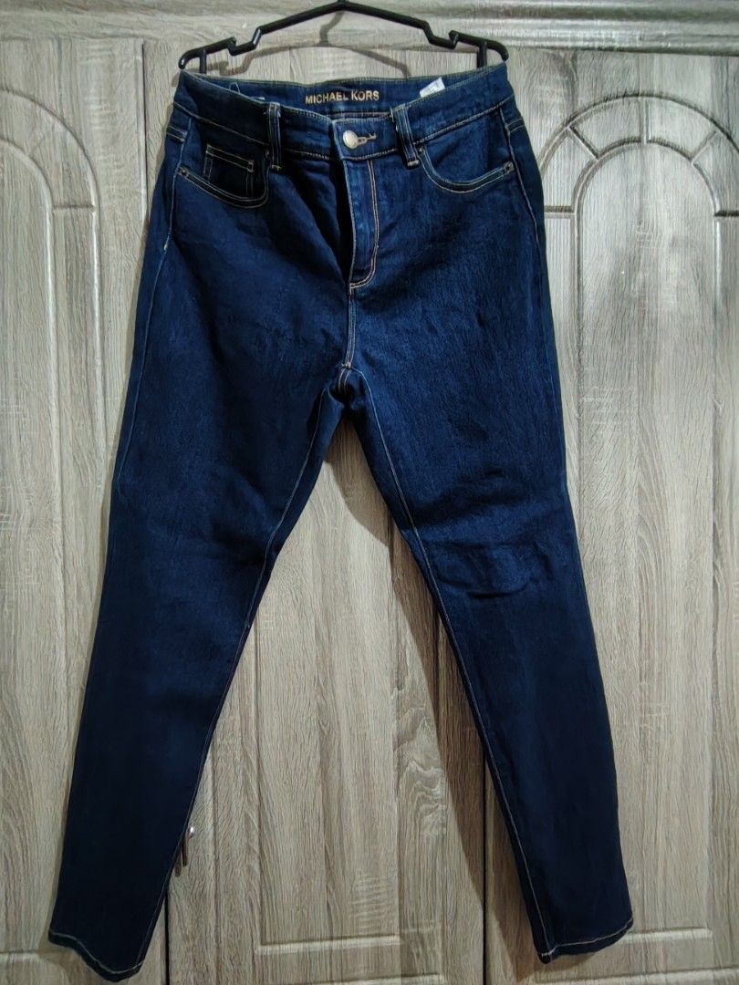 Original Michael Kors Pants (Category: Jeans) located in General Trias. Submitted by janey0930 (Listing ID 1470667039, Image 1). Description: Dark wash slim/skinny pants Size 30.