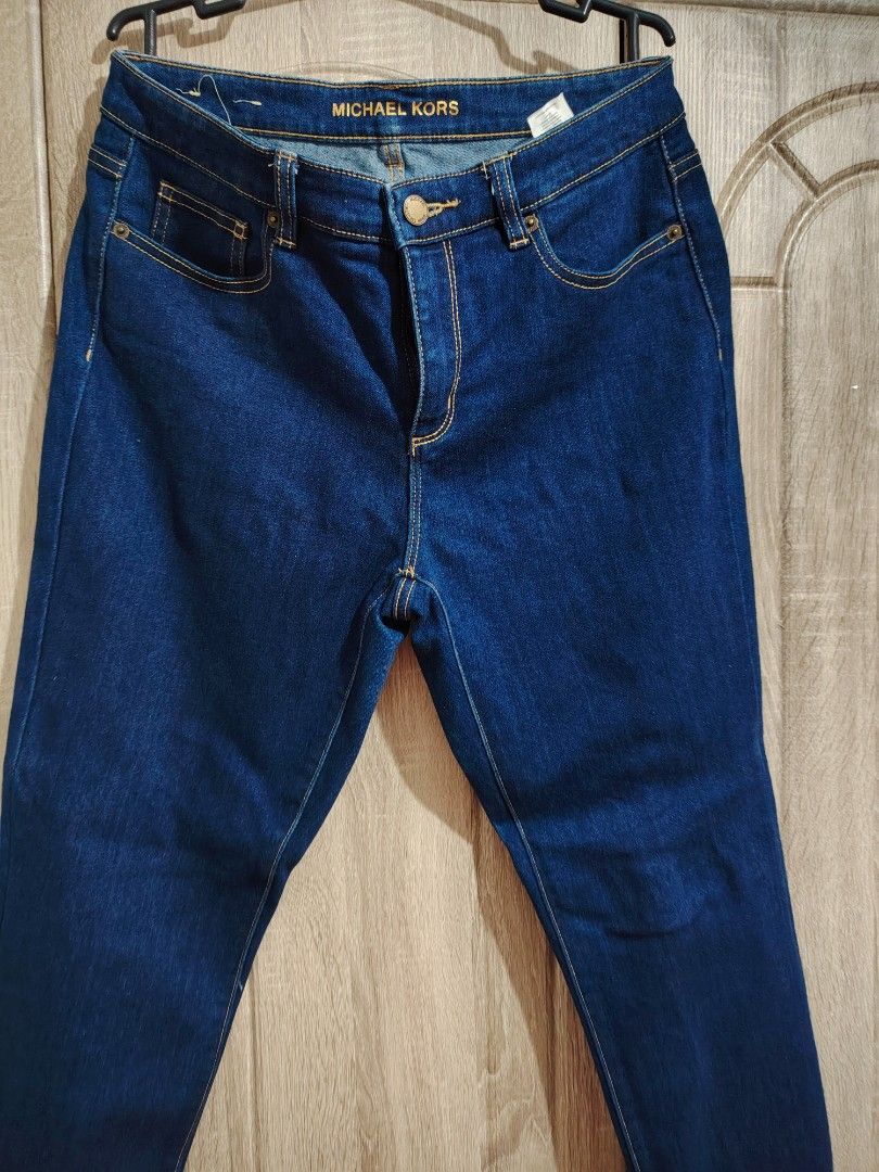 Original Michael Kors Pants (Category: Jeans) located in General Trias. Submitted by janey0930 (Listing ID 1470667039, Image 2). Description: Dark wash slim/skinny pants Size 30.