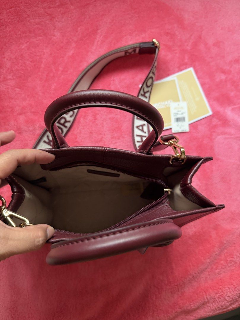 Original MK Mirella (Category: Cross-body Bags) located in Cebu City. Submitted by au_dy008 (Listing ID 1470673113, Image 2). Description: original mk mirella us bought used once .