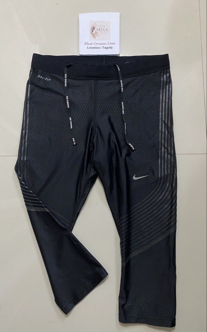 Original Nike Dri-Fit Capri Leggings Size Medium (Category: Activewear) located in Taguig. Submitted by mixxstuffsshop (Listing ID 1470626582, Image 2). Description: 👉Original Nike Dri-Fit Capri Leggings Womens Black Performance Stretch Biking Size Medium 👉Price :580 👉Size : L-25"/ W- 28"-32" Stretch 👉Good Condition 👉Location: Central Signal Taguig.