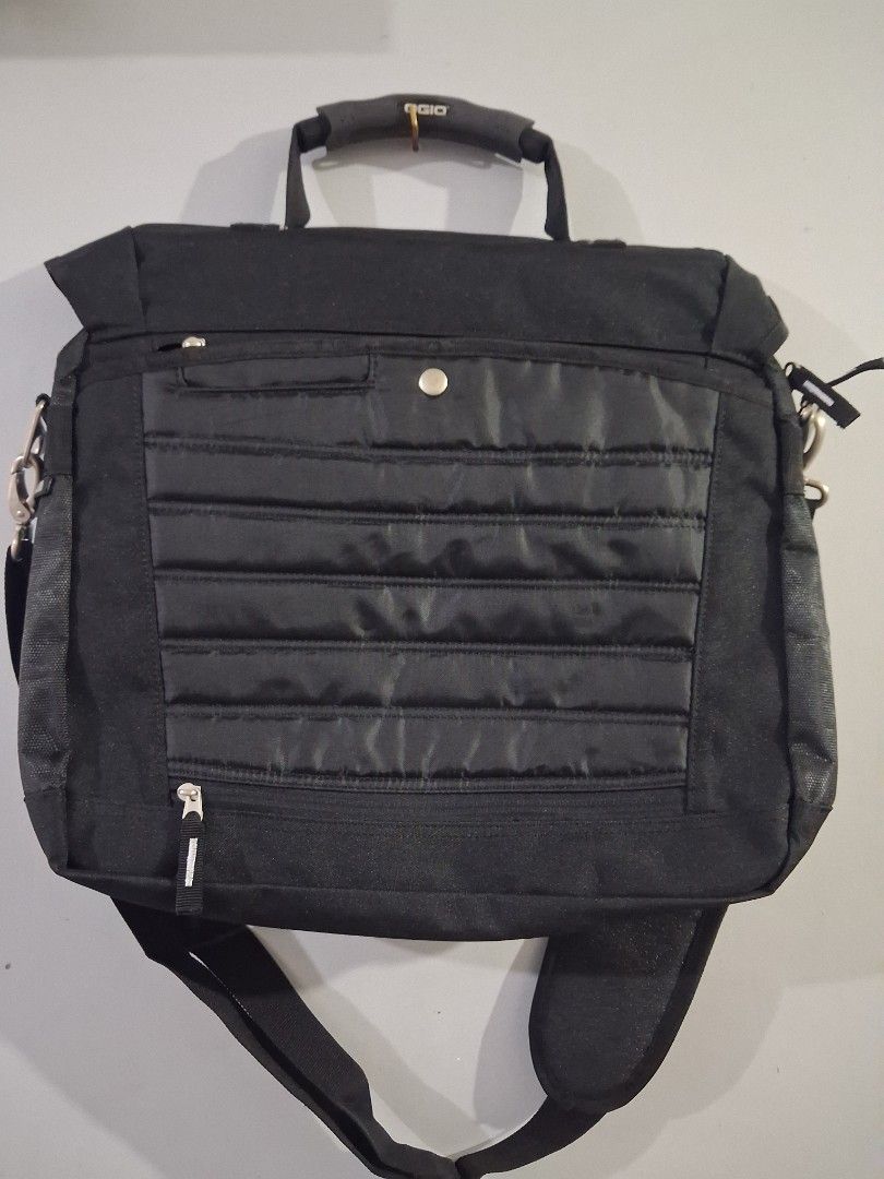 Original Ogio Jack Pack Laptop/Messenger Bag (Category: Laptop Bags & Sleeves) located in Mandaluyong City. Submitted by daddyjpanlilio24 (Listing ID 1470702854, Image 3). Description: P 1650+sf 14 x 17 x 5 inches Can pass as new Padala hindi nagamit No issue Mandaluyong Shipping/Payment: Gcash/Maya Jnt payment 1st no cod Lalamove payment upon rider pick up.