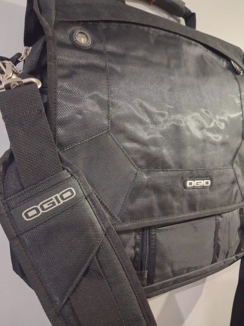 Original Ogio Jack Pack Laptop/Messenger Bag (Category: Laptop Bags & Sleeves) located in Mandaluyong City. Submitted by daddyjpanlilio24 (Listing ID 1470702854, Image 2). Description: P 1650+sf 14 x 17 x 5 inches Can pass as new Padala hindi nagamit No issue Mandaluyong Shipping/Payment: Gcash/Maya Jnt payment 1st no cod Lalamove payment upon rider pick up.