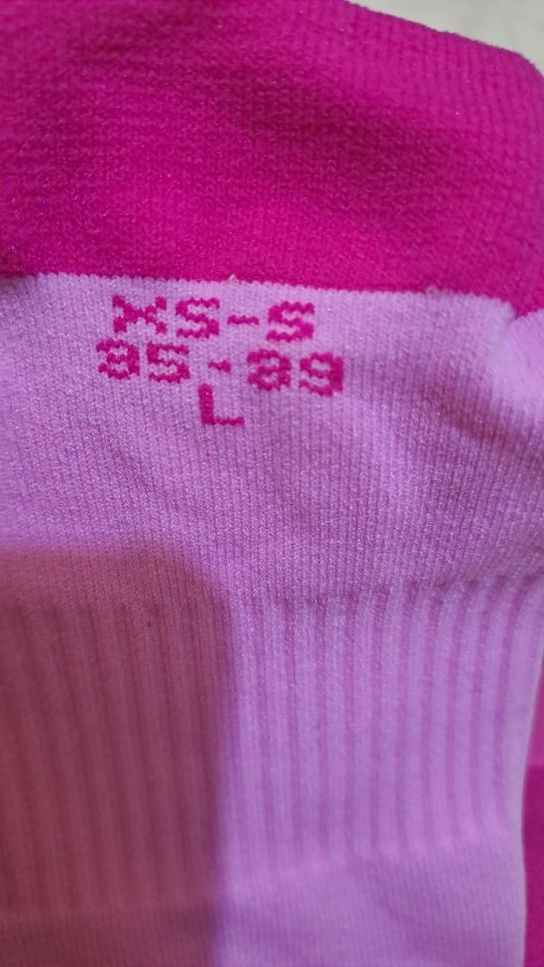 OTSO 5 Toe Socks Pink Multi Size XS/S EU 35-39 (Category: Socks & Tights) located in Baguio. Submitted by Zibs_Collection (Listing ID 1470595251, Image 2). Description: - Brand: OTSO 5-Toe Sports Socks - Color: Pink shades - Size: XS/S (Fits EU 35 to 39) - Design: Five-toe separation prevents friction and blisters - Ideal for: Running, workouts, and active sports - Condition: Brand new with original cardboard packaging and sleeve.