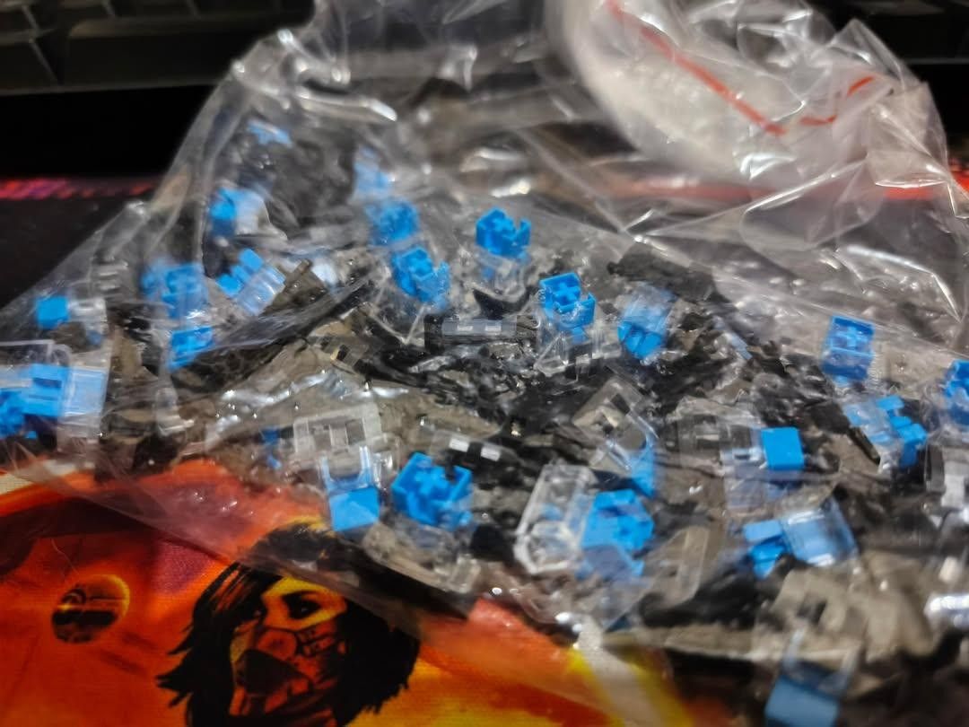 Outemu Magnetic Blue Clicky Switches (Category: Computer Keyboard) located in Malasiqui. Submitted by inooakio (Listing ID 1470640685, Image 1). Description: 35 pcs Outem blue clicky switch for magnetic keyboards No pins (Magnetic) .