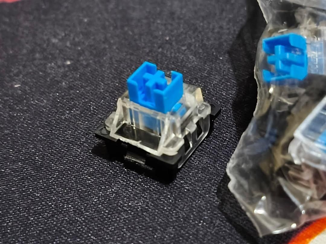 Outemu Magnetic Blue Clicky Switches (Category: Computer Keyboard) located in Malasiqui. Submitted by inooakio (Listing ID 1470640685, Image 2). Description: 35 pcs Outem blue clicky switch for magnetic keyboards No pins (Magnetic) .