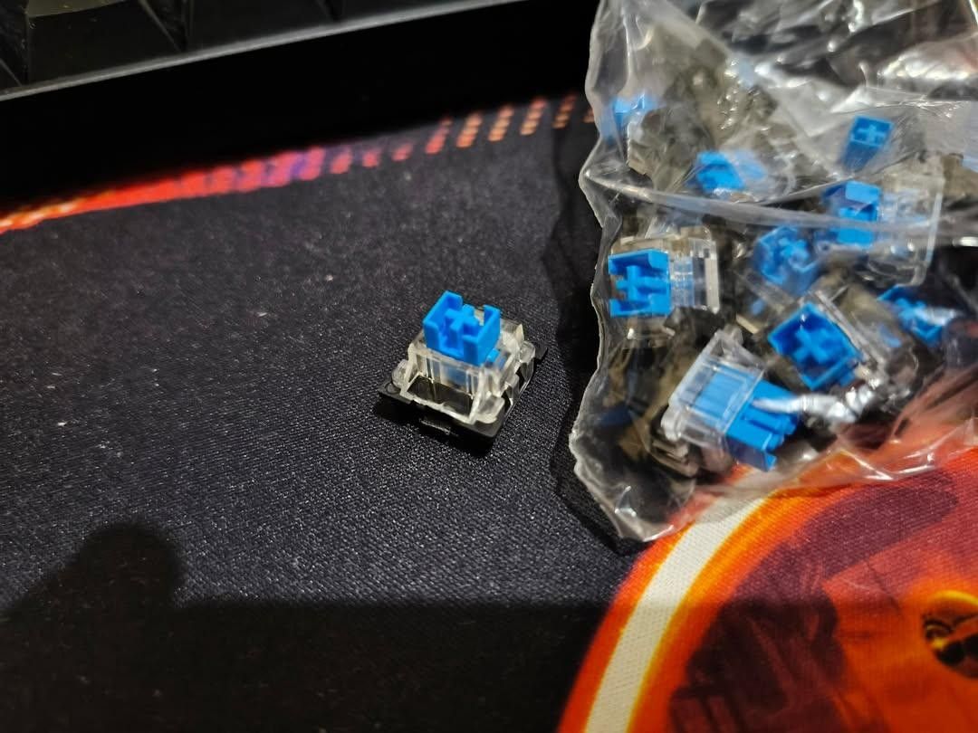 Outemu Magnetic Blue Clicky Switches (Category: Computer Keyboard) located in Malasiqui. Submitted by inooakio (Listing ID 1470640685, Image 3). Description: 35 pcs Outem blue clicky switch for magnetic keyboards No pins (Magnetic) .