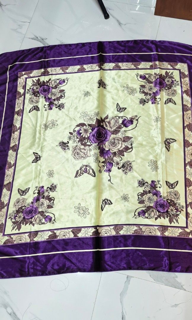 Oversized scarf purple color (Category: Activewear) located in Tuguegarao City. Submitted by zenphoenix-7ad615 (Listing ID 1470618247, Image 1). Description: Oversized purple scard Satin.