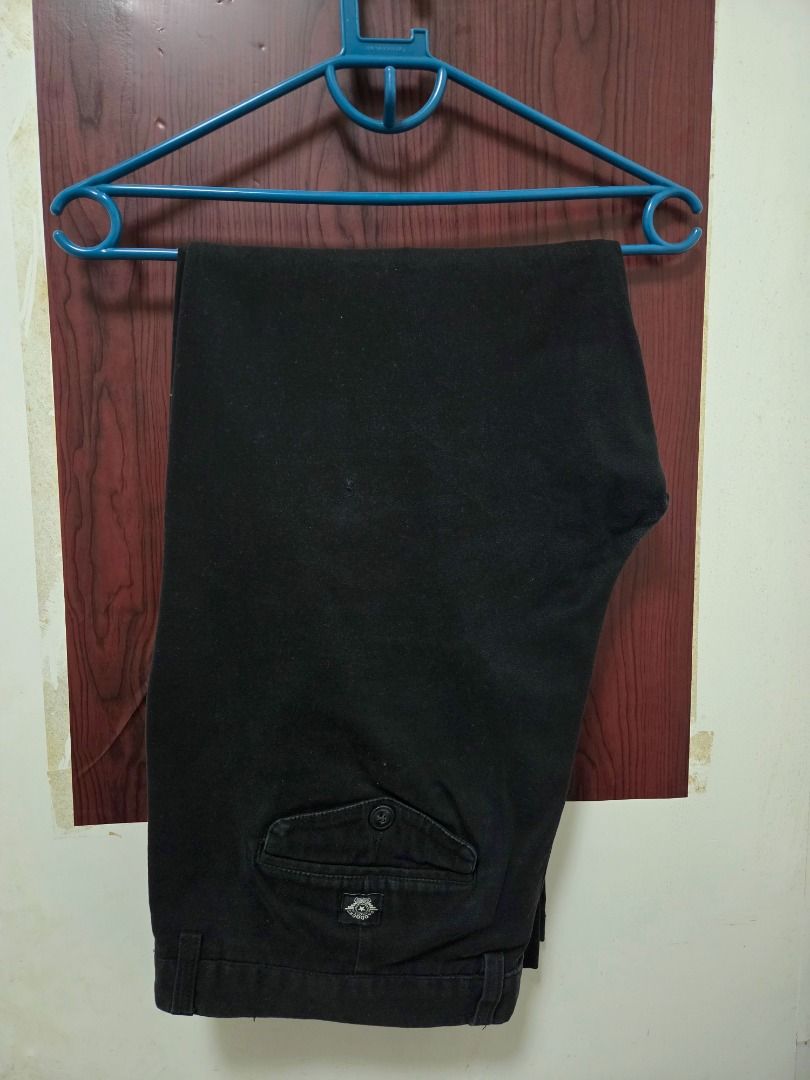 Paddocks Black Chinos (Category: Chinos) located in Quezon City. Submitted by jayceebee_1 (Listing ID 1470563679, Image 1). Description: Paddocks Black Chinos Size 40 P390 + sf Loc: QC.