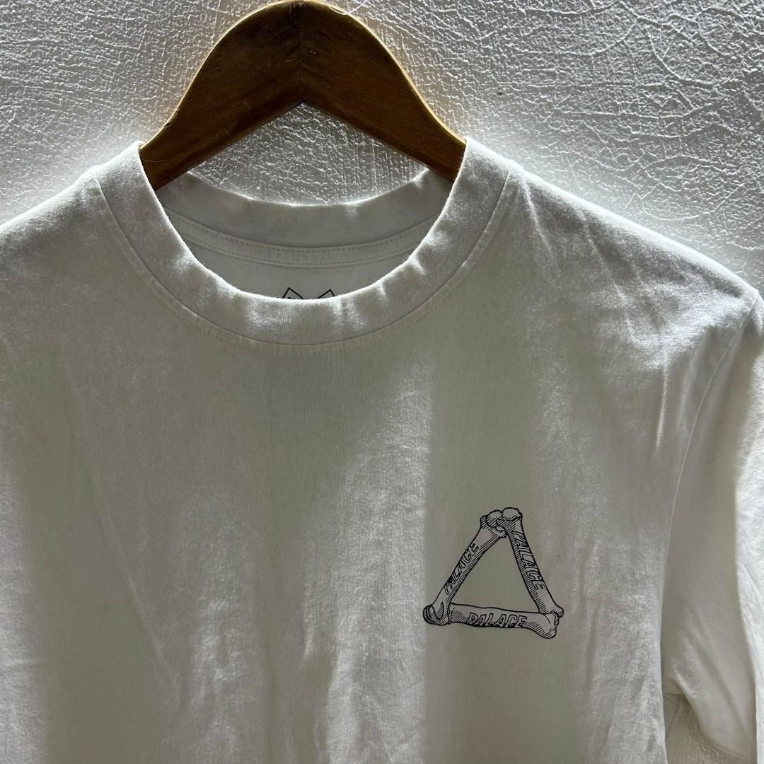 PALACE SKATE TEE (Category: Tshirts & Polo Shirts ) located in Caloocan City. Submitted by j3ngsanity (Listing ID 1470589625, Image 2). Description: ISSUE : NEED WASH ONLY AS NEW DIMES : 18.5x28.