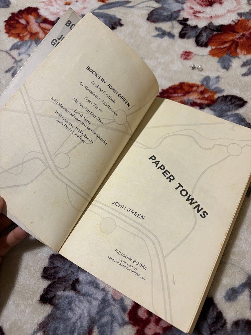 Paper Towns by John Green (Paperback) (Category: Storybooks) located in Manila. Submitted by mbtm11 (Listing ID 1470704772, Image 3). Description: No annotations/markings. Still in good condition except slight yellowing of pages from time. RFS: Decluttering.