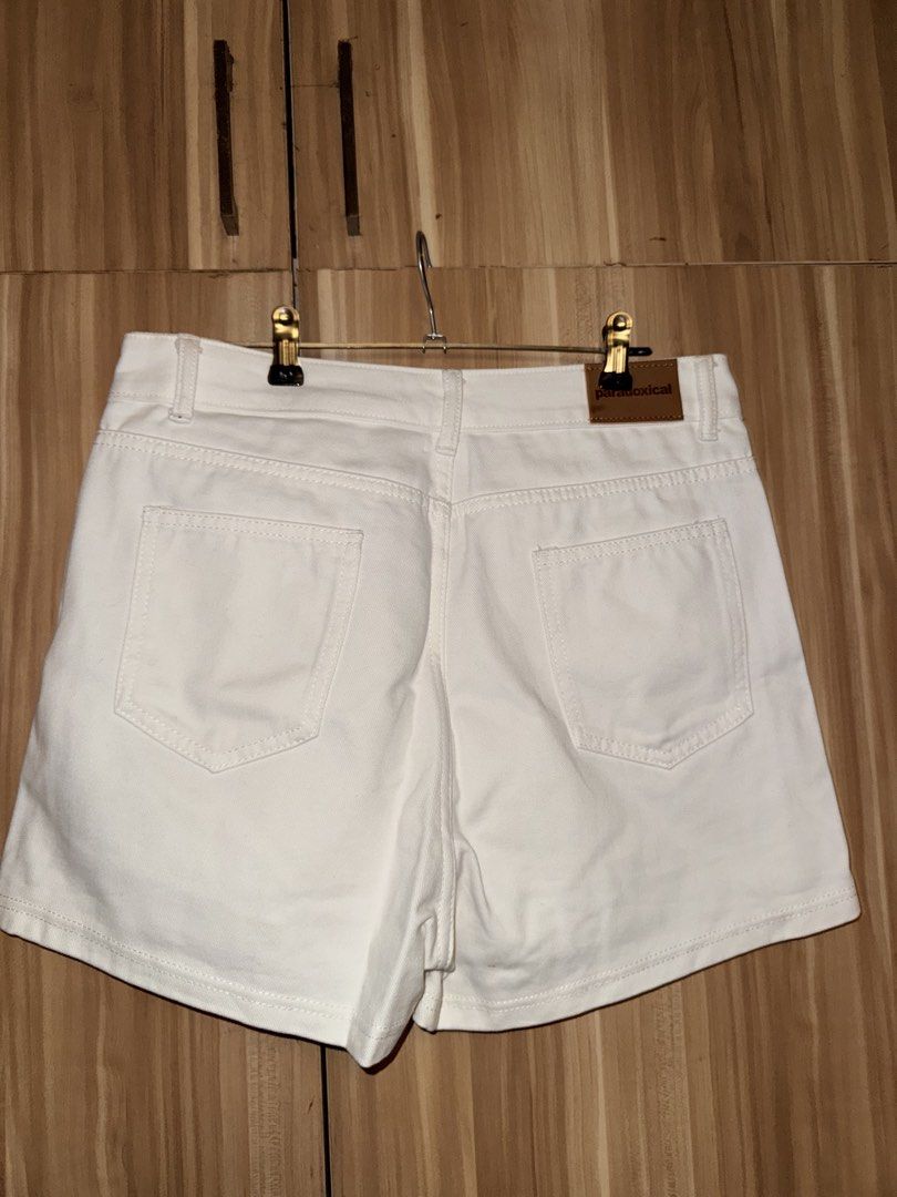 Paradoxical White Denim Skort Size Large (Category: Skirts) located in Manila. Submitted by clalala.fire (Listing ID 1470666384, Image 2). Description: Large (see 3rd pic for the size guide) Worn twice only Rfs: not my size anymore .