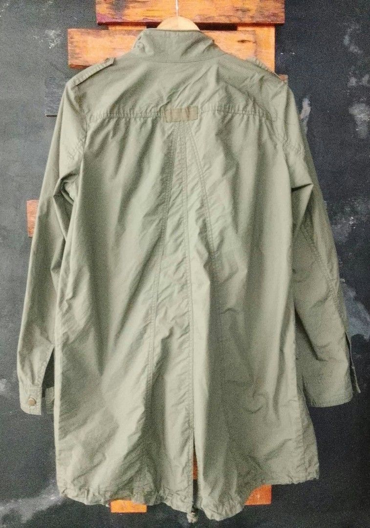 PARKA Style Olive Green Utility Jacket (unisex) (Category: Coats, Jackets and Outerwear) located in Manila. Submitted by fastdragon_62f8c6 (Listing ID 1470645851, Image 2). Description: .