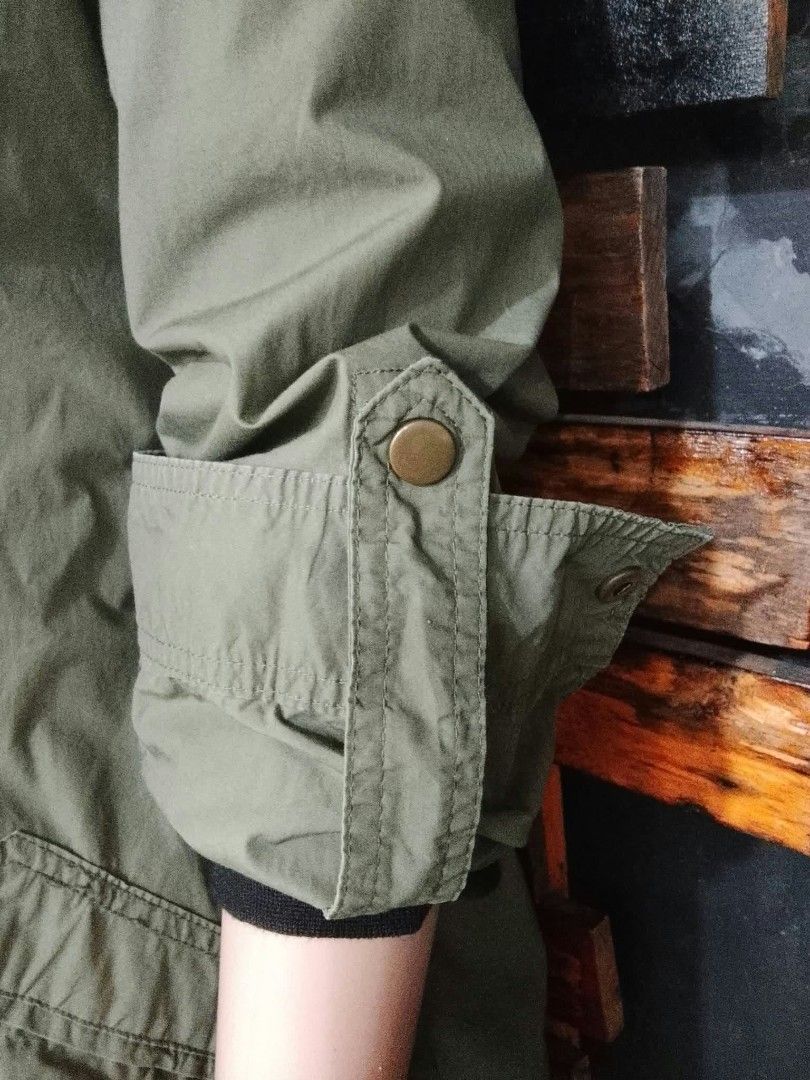 PARKA Style Olive Green Utility Jacket (unisex) (Category: Coats, Jackets and Outerwear) located in Manila. Submitted by fastdragon_62f8c6 (Listing ID 1470645851, Image 3). Description: .