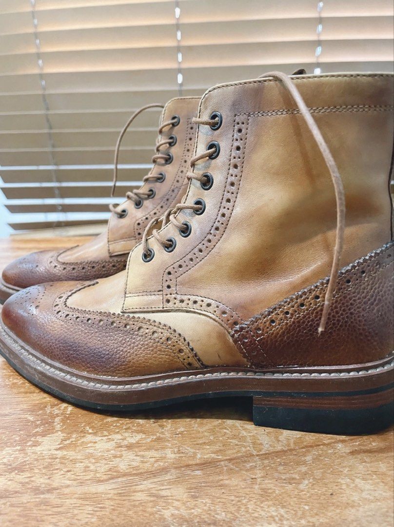 Paul Smith Tan Leather Wingtip Boots Size 6 (Category: Boots) located in Mendez-Nunez. Submitted by kingyz (Listing ID 1470561381, Image 2). Description: Authentic PAUL SMITH Size 6 Tan Brown Antique Leather Wingtip Lace-Up Boots No issue Used twice RFS for decluttering.