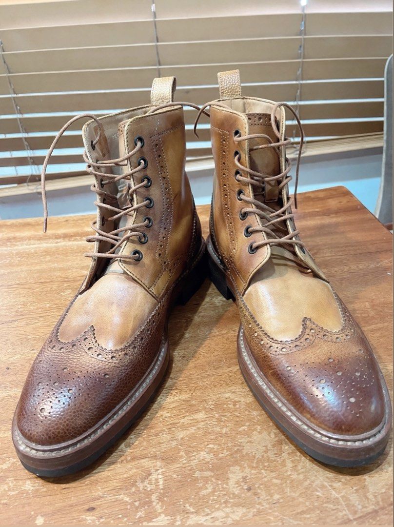 Paul Smith Tan Leather Wingtip Boots Size 6 (Category: Boots) located in Mendez-Nunez. Submitted by kingyz (Listing ID 1470561381, Image 1). Description: Authentic PAUL SMITH Size 6 Tan Brown Antique Leather Wingtip Lace-Up Boots No issue Used twice RFS for decluttering.