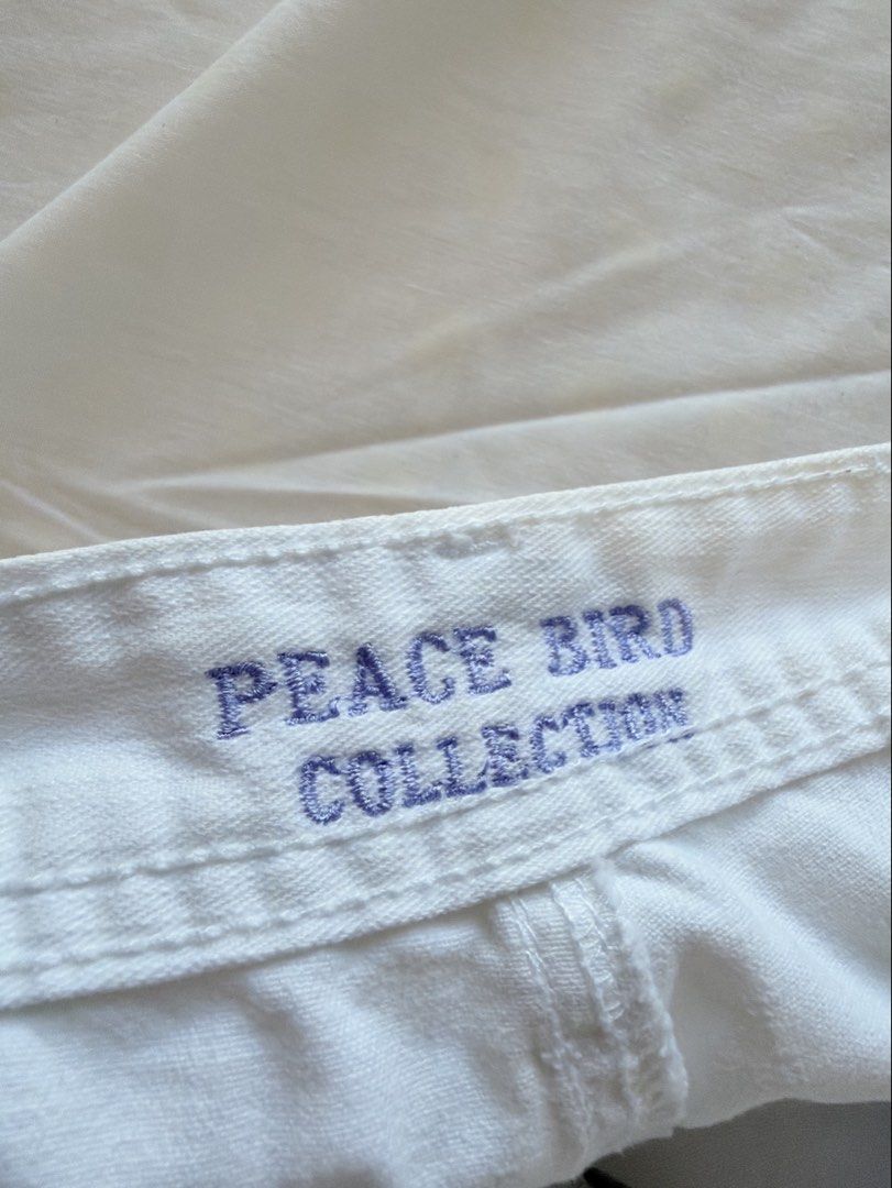 Peace bird collection White short (Category: Shorts) located in Manila. Submitted by hellokittyjhoe (Listing ID 1470698431, Image 3). Description: .