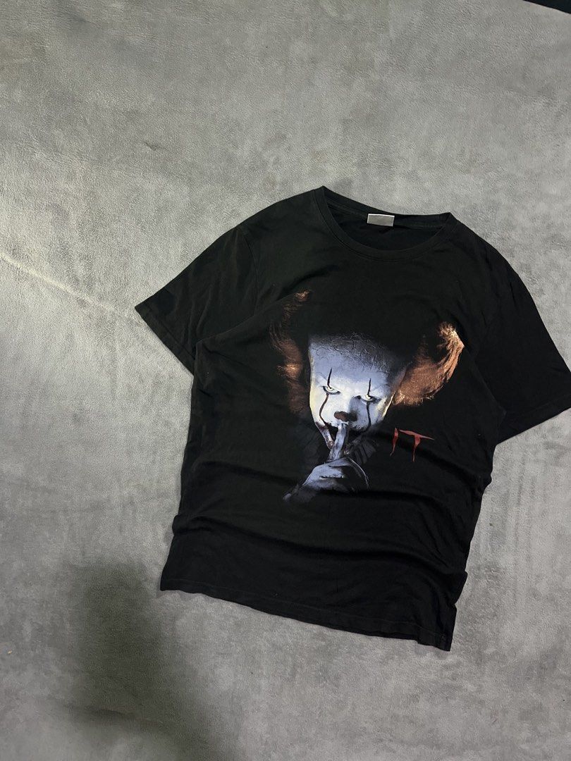 PennyWise (Category: Tshirts & Polo Shirts ) located in Manila. Submitted by ichann.lrdzbl (Listing ID 1470669703, Image 3). Description: • DIMENSION Width: 20 Length: 27 Size: Medium to Large DETAILS Issue: Need Wash, Condition Rate: 9/10 Color Rate: 9/10.