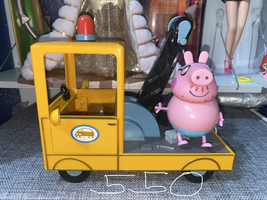 Peppa Pig playground vehicle and playset bundle (Category: Kids Toys) located in Manila. Submitted by ea0113 (Listing ID 1470679288, Image 1). Description: Lalamove J&T Loc. Manila.