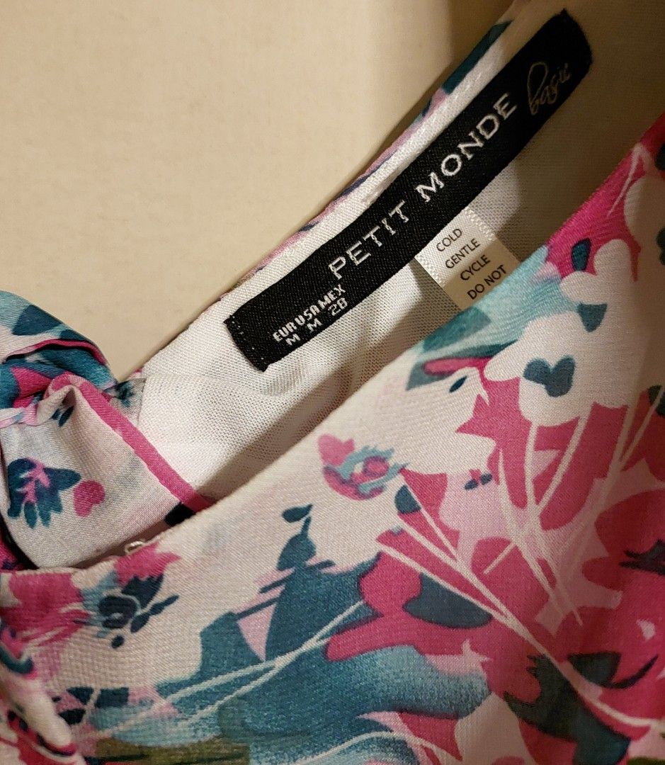 Petit Monde Floral Dress preloved size Medium (Category: Dresses) located in Caloocan City. Submitted by luscioushairmiks (Listing ID 1470661849, Image 3). Description: Petit Monde Floral Dress preloved size Medium Condition: Like new Worn only once Size Medium Chest - 32 inches up to 34 inches Waist- 24 in (unstretched) up to 34 in when stretched Hips - up to 42 inches Waist to knee length-19 inches Selling for 300 pesos RFS: Decluttering Pasig 