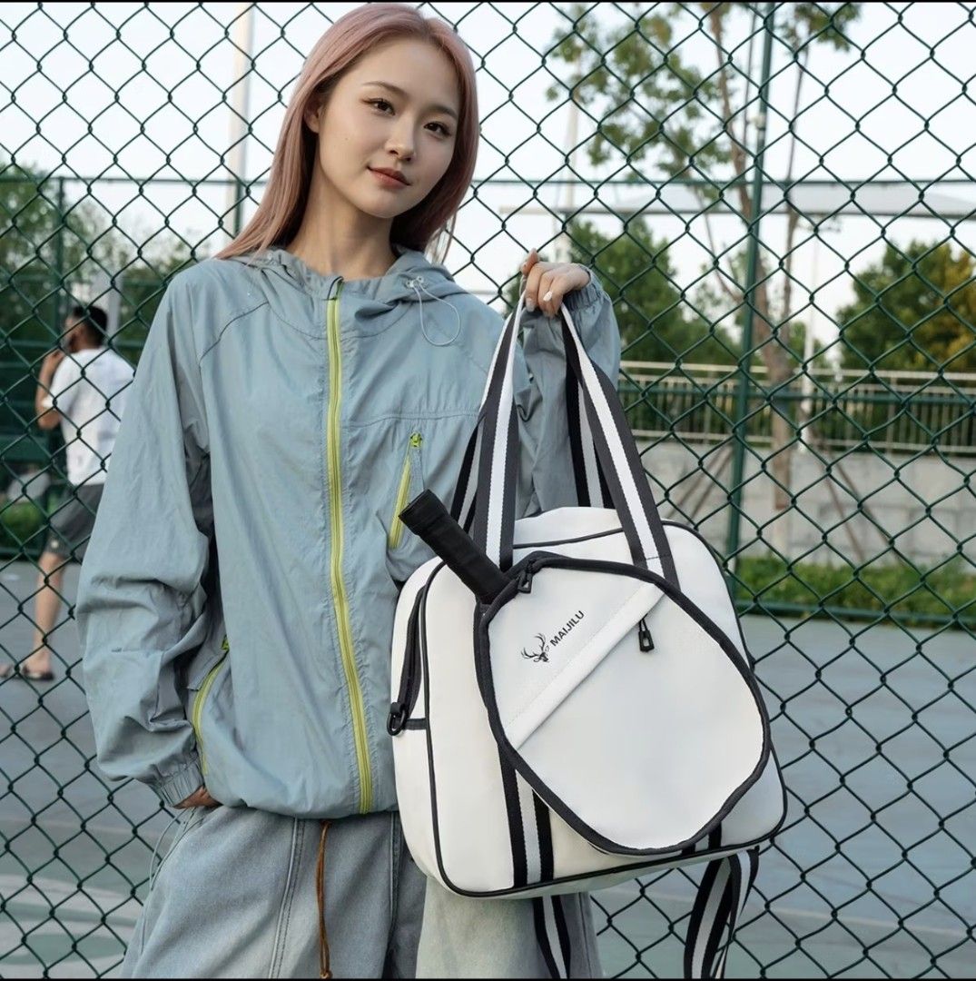 PICKLE BALL / BADMINTON BAG MUl (Category: Shoulder Bags) located in Taguig. Submitted by daylightsavingtime (Listing ID 1470703131, Image 3). Description: Multi-functional waterproof fabric pickleball bag, paddle bag, handbag, backpack, crossbody bag, outdoor sports table tennis paddle bag..