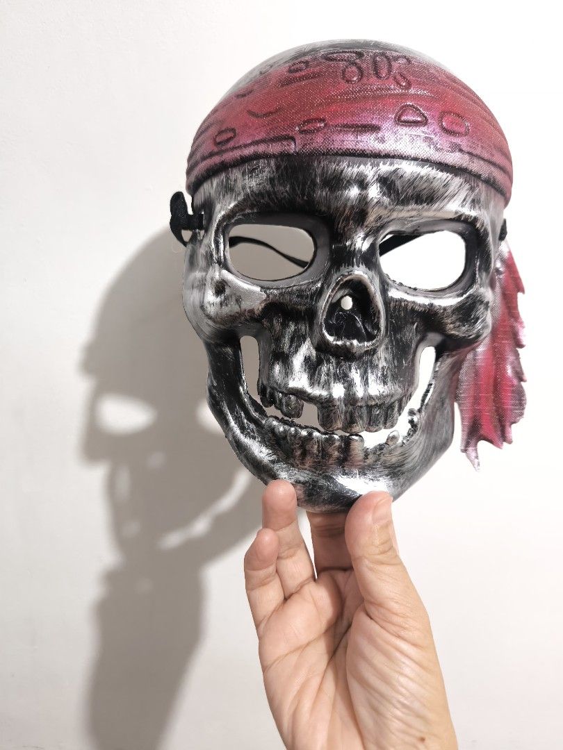 Pirate Skull Mask (Category: Other Merchandise) located in Marikina City. Submitted by alecfordy (Listing ID 1470626036, Image 1). Description: pirate skull mask.