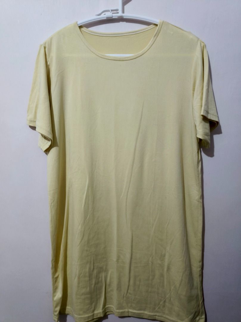 Plain Pastel Yellow Basic Crewneck T-Shirt (Size L/XL) (Category: Shirts) located in San Leonardo. Submitted by burgossanleonardo.12345 (Listing ID 1470674597, Image 1). Description: • Brand: Unbranded / No Tag • Size: No tag, fits like a Men's Large to XL (Please refer to actual flat measurements below) • Color: Pastel Yellow / Light Yellow • Condition: Pre-loved in good, clean condition. No noticeable stains or holes. Actual Flat-Lay Measuremen
