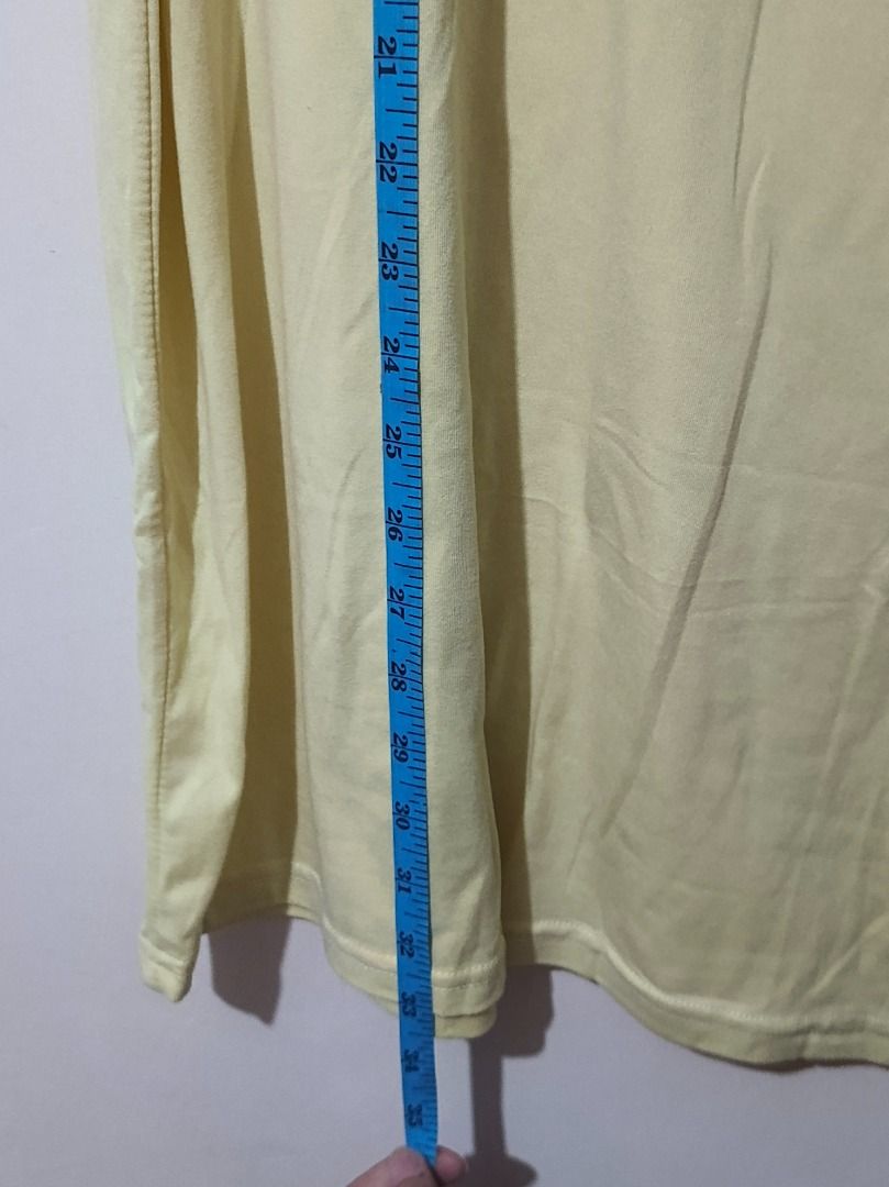 Plain Pastel Yellow Basic Crewneck T-Shirt (Size L/XL) (Category: Shirts) located in San Leonardo. Submitted by burgossanleonardo.12345 (Listing ID 1470674597, Image 3). Description: • Brand: Unbranded / No Tag • Size: No tag, fits like a Men's Large to XL (Please refer to actual flat measurements below) • Color: Pastel Yellow / Light Yellow • Condition: Pre-loved in good, clean condition. No noticeable stains or holes. Actual Flat-Lay Measuremen