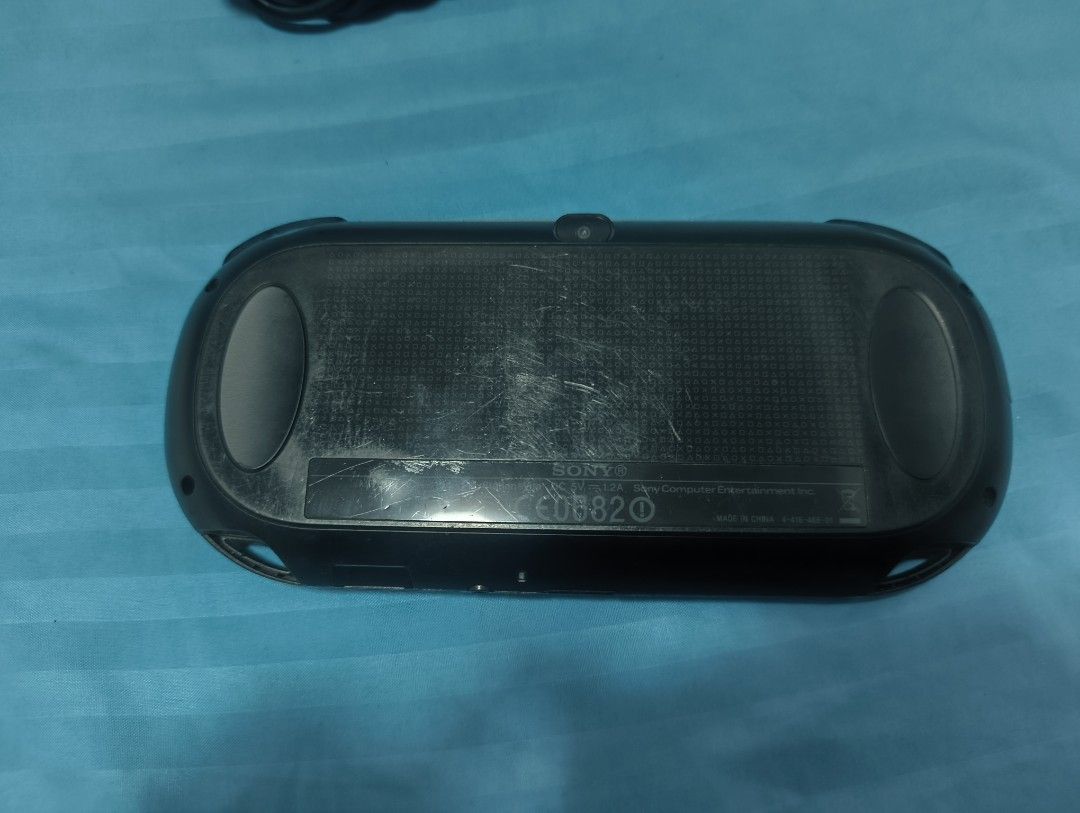 Playstation Vita OLED PHAT (Category: PlayStation) located in Manila. Submitted by turtleturt90052 (Listing ID 1470655096, Image 3). Description: Selling my PS Vita OLED PHAT. -------------------------------------- 1. HONEST KNOWN ISSUES Often says low battery when below 50% (SLIDE 8-9) but it doesnt affect any gameplay issues Both cameras do not work (SLIDE 10) but could be fixed through hard resetting it by deleting everything. The left speaker