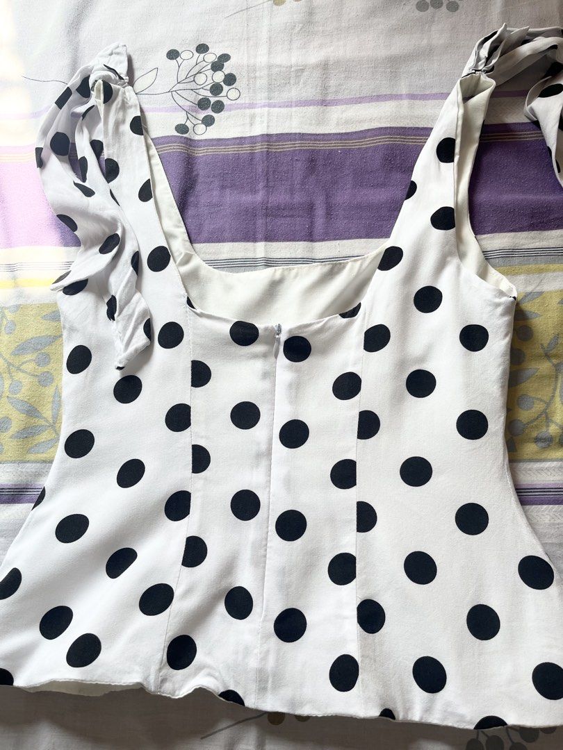 Polka top (Category: Sleeveless) located in Manila. Submitted by mollypre-loved7 (Listing ID 1470559905, Image 2). Description: -Bsco -Xs to Small.
