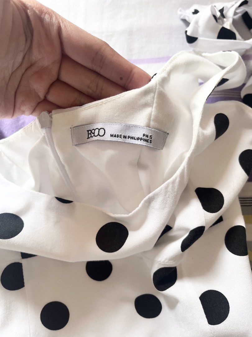 Polka top (Category: Sleeveless) located in Manila. Submitted by mollypre-loved7 (Listing ID 1470559905, Image 3). Description: -Bsco -Xs to Small.