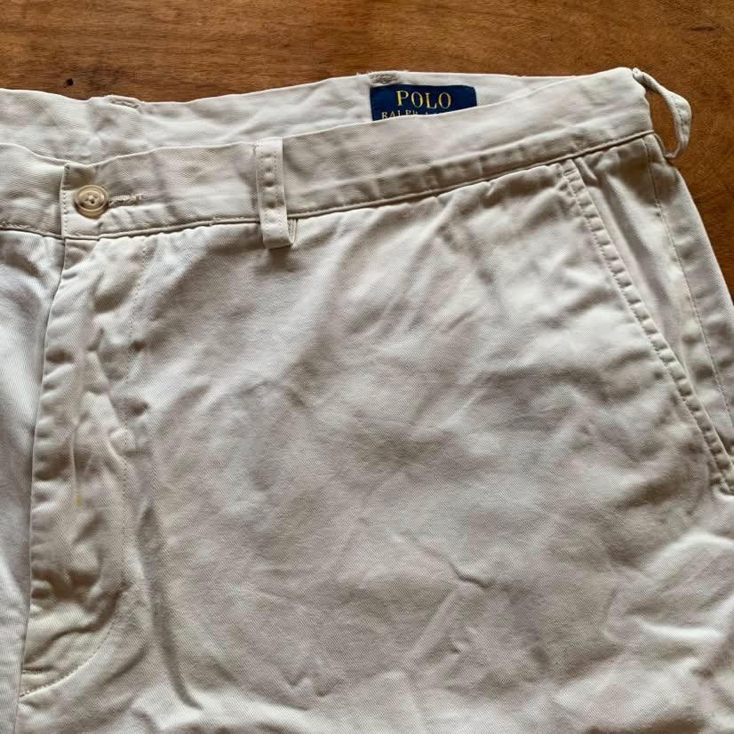 POLO Ralph Lauren White Short (Category: Shorts) located in Lapu Lapu. Submitted by rebuild.arkives (Listing ID 1470638246, Image 3). Description: POLO Ralph Lauren White Short ‎ ‎📏 Size Guide (Inches): ‎Waist - 20.5 ‎Length - 21.5 ‎Leg Opening - 11.5 ‎ ‎Color: 10/10 ‎Condition: 10/10 ‎Issue: Cut Wash Tag ‎ ‎📝 Heads up: ‎• This is a thrift item so please manage your expectations. ‎• Color may slightly differ due to lighting. ‎• Washed and ready