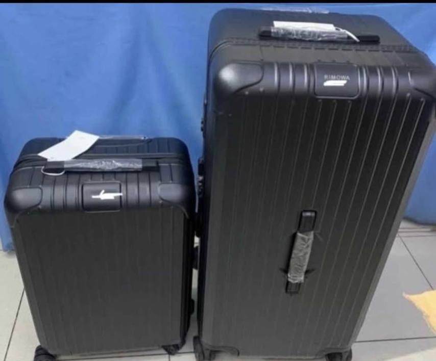 Polycarbonate Luggage Set cabin 22 & trunk 33 (Category: Luggage) located in Manila. Submitted by dh3nz1 (Listing ID 1470741925, Image 1). Description: - Brand new matching 2-piece hard shell luggage set (large suitcase + carry-on) - Available in 5 trendy colors: Black, Olive Green, Pink, Grey, and Red - Smooth 360-degree 4 spinner wheels on both pieces for easy mobility - Convenient telescopic handles and sturdy side grab handles - Perfect for y