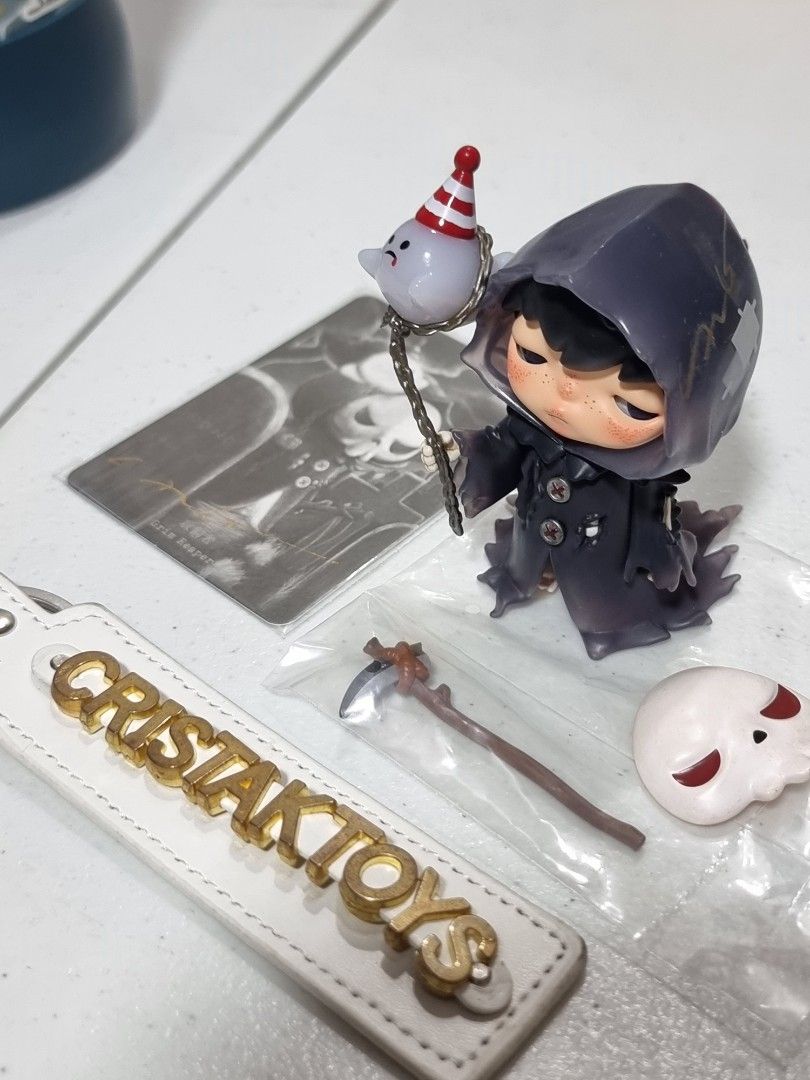 Pop Mart Hirono Grim Reaper with Lang's Autograph (Category: Figurines & Statues) located in Marikina City. Submitted by cristakyo (Listing ID 1470651343, Image 1). Description: Figure and Card were signed by Lang during his last visit here in Manila. I can provide photos during actual signing. Inclusion: (complete) figure accessories card box foil.