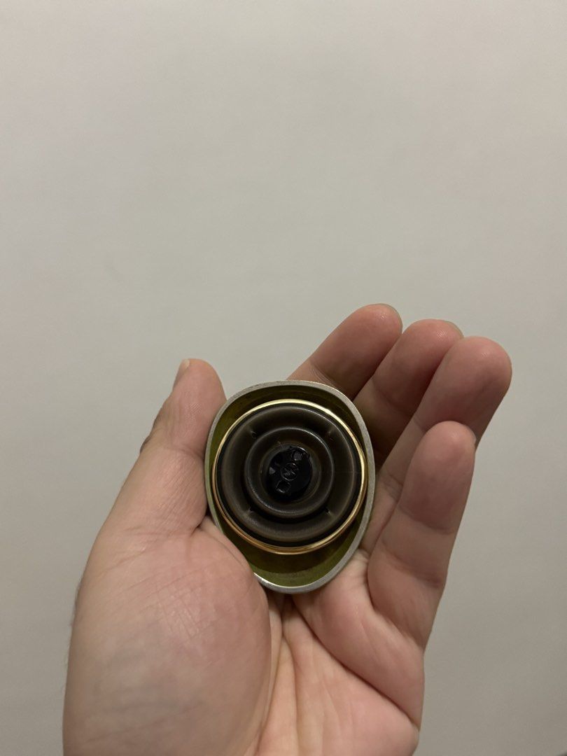 PopSockets Puffy Alien PopGrip The Premium Phone Grip (Category: Mounts & Holders) located in Quezon City. Submitted by afpar (Listing ID 1470616955, Image 2). Description: Used a few times only.