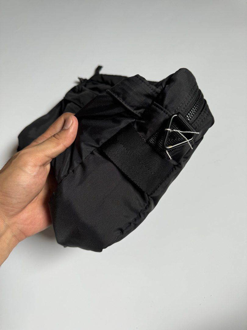 Porter Yoshida / Force Shoulder Bag (Category: Sling Bags) located in Calamba. Submitted by secondsite.ph (Listing ID 1470622187, Image 3). Description: Porter Yoshida / Force Shoulder Bag 9.5/10 excellent - new No major flaws ₱5500.