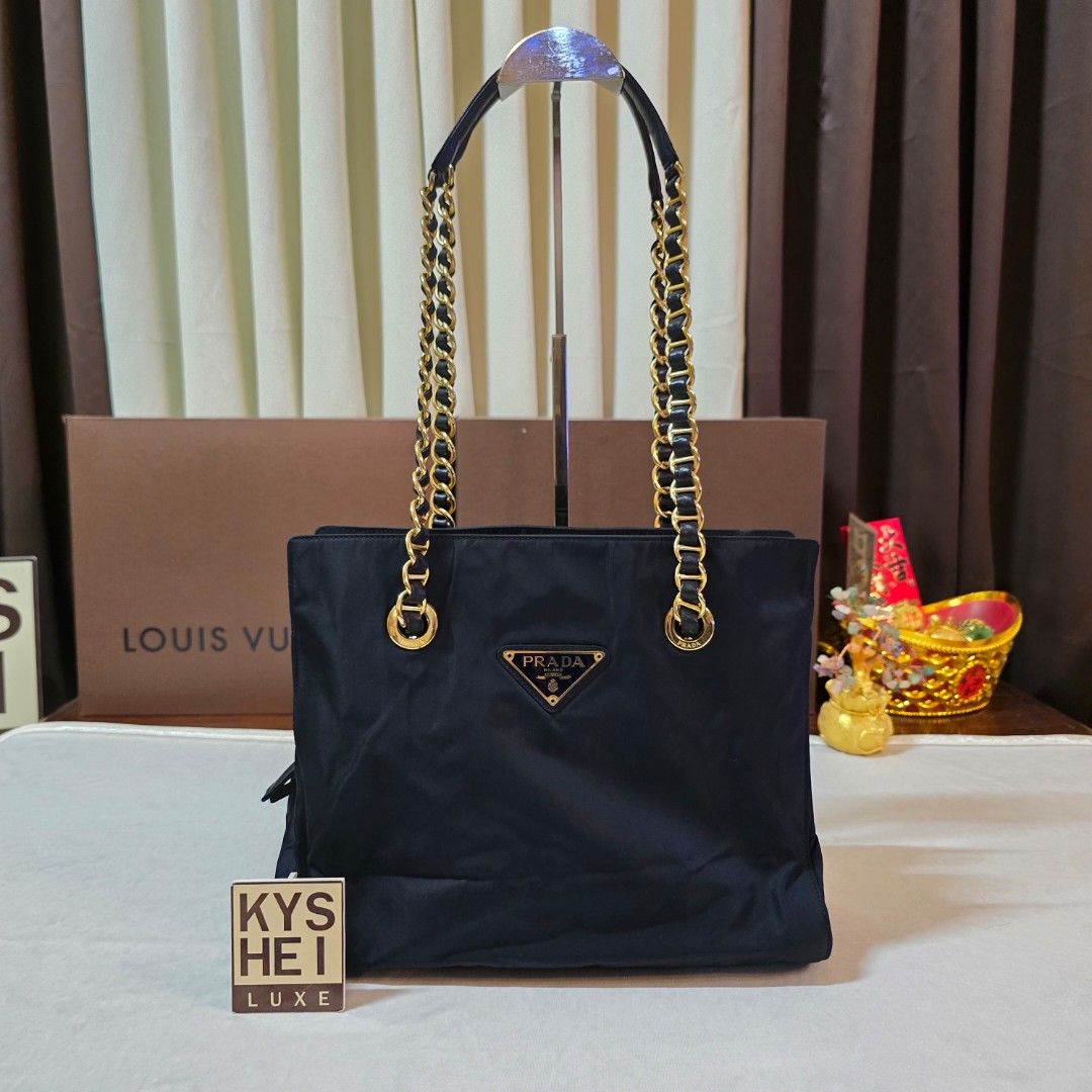 Prada Tessuto Nylon Catena Chain Bag💙 (Category: Luxury Bags & Wallets) located in Paranaque City. Submitted by kyshei (Listing ID 1470669957, Image 1). Description: 💯legit/,orig money back guaranteed‼️👍.