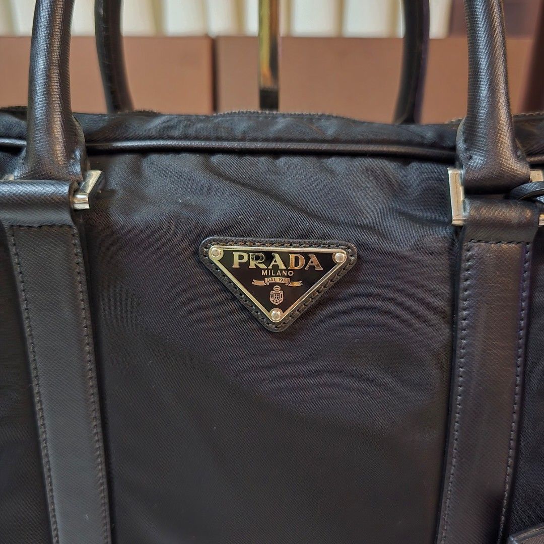 Prada Briefcase/Travel Bag🖤 (Category: Luxury Bags & Wallets) located in Paranaque City. Submitted by kyshei (Listing ID 1470669077, Image 3). Description: 💯legit/,orig money back guaranteed‼️👍.