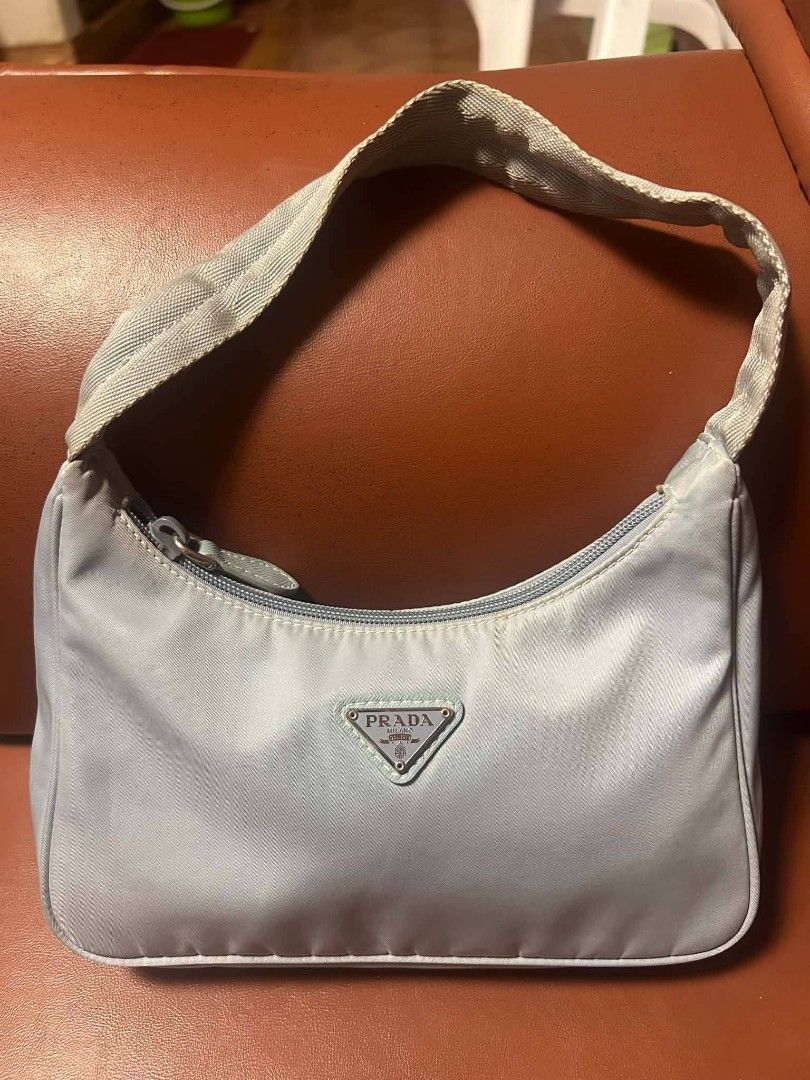 Prada Re edition 2000 Re nylon bag (Category: Luxury Bags & Wallets) located in Tabuk. Submitted by iamkyshua90650 (Listing ID 1470725221, Image 1). Description: Guaranteed authentic Pass sa lowballer Payment first.