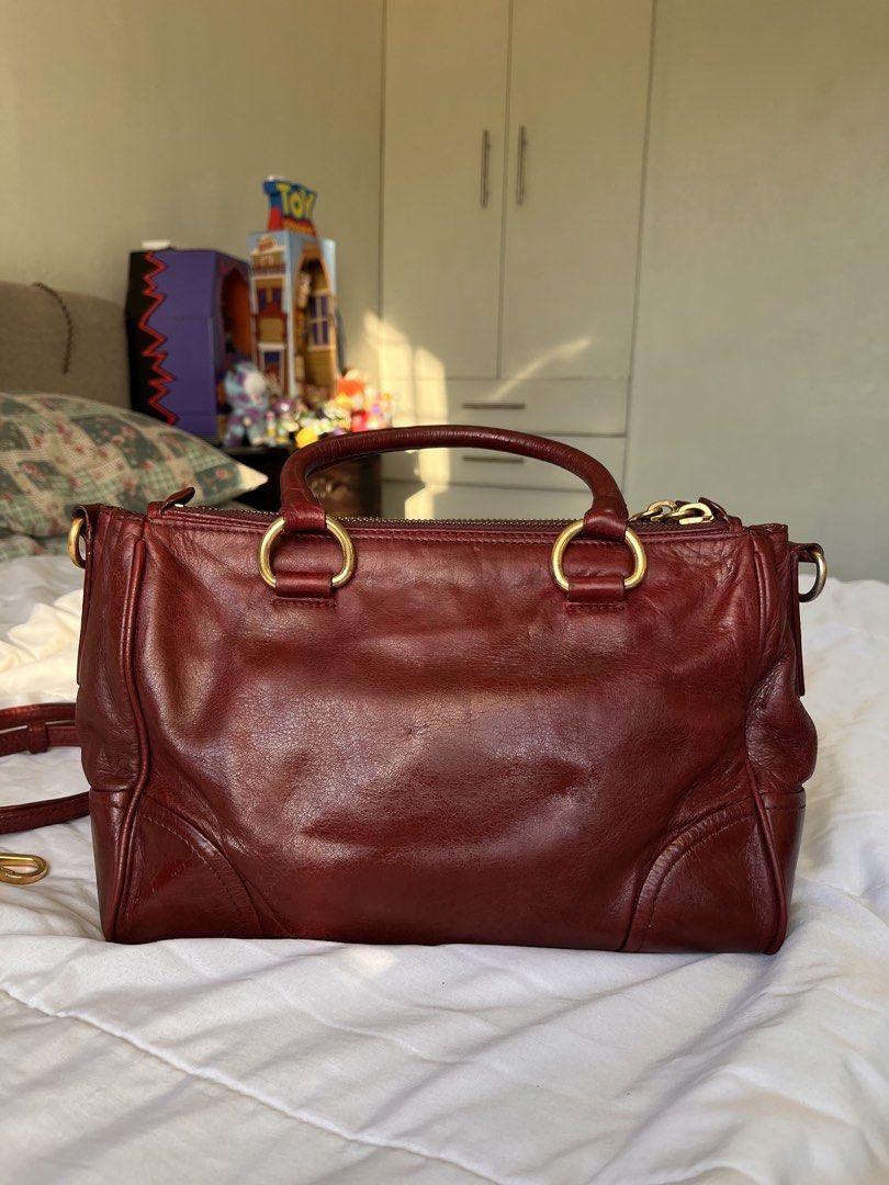 Prada Vitello Shine 2 Way Bag (Category: Luxury Bags & Wallets) located in Antipolo. Submitted by itsme_ghelsonn (Listing ID 1470706138, Image 3). Description: .