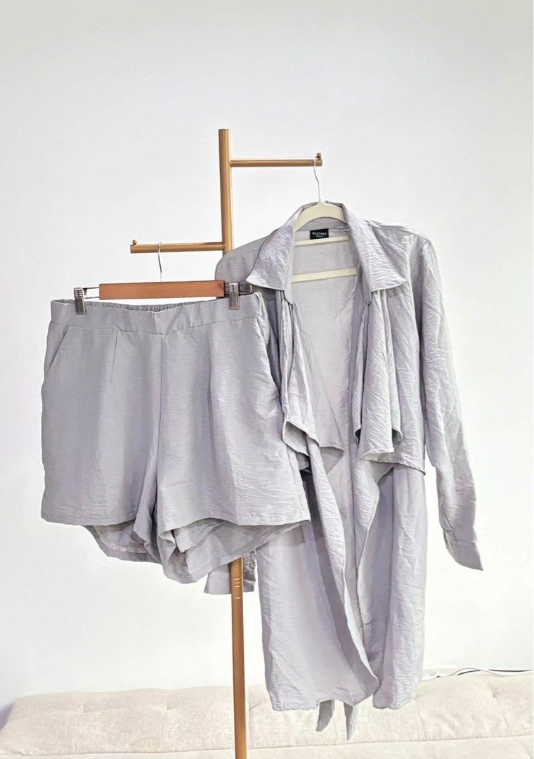 PRELOVED BKK PLUS SIZE SHORT COORDS GRAY (unused) (Category: Sets or Coordinates) located in Pasig City. Submitted by catsyybooo (Listing ID 1470597853, Image 1). Description: Size: Cardigan: Bust - Up to 50 inches Shorts: Waist - 30 - 33 inches Best Fit for Large .