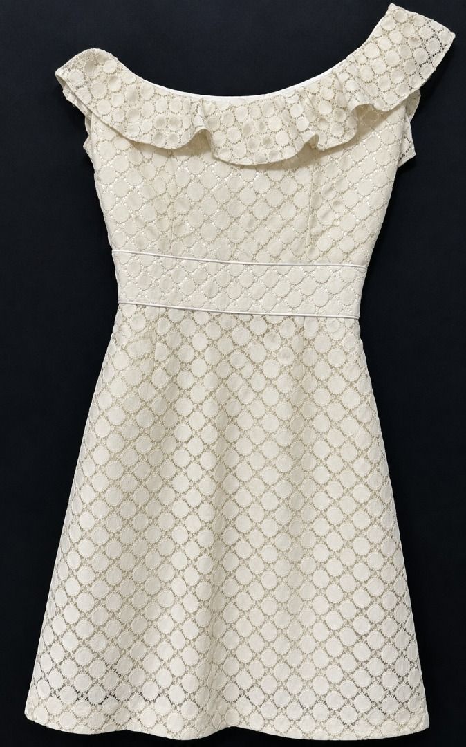 Preloved dress (Category: Dresses) located in Marikina City. Submitted by joy.ev (Listing ID 1470654425, Image 3). Description: Preloved, used once only 200pesos for 4 dresses.