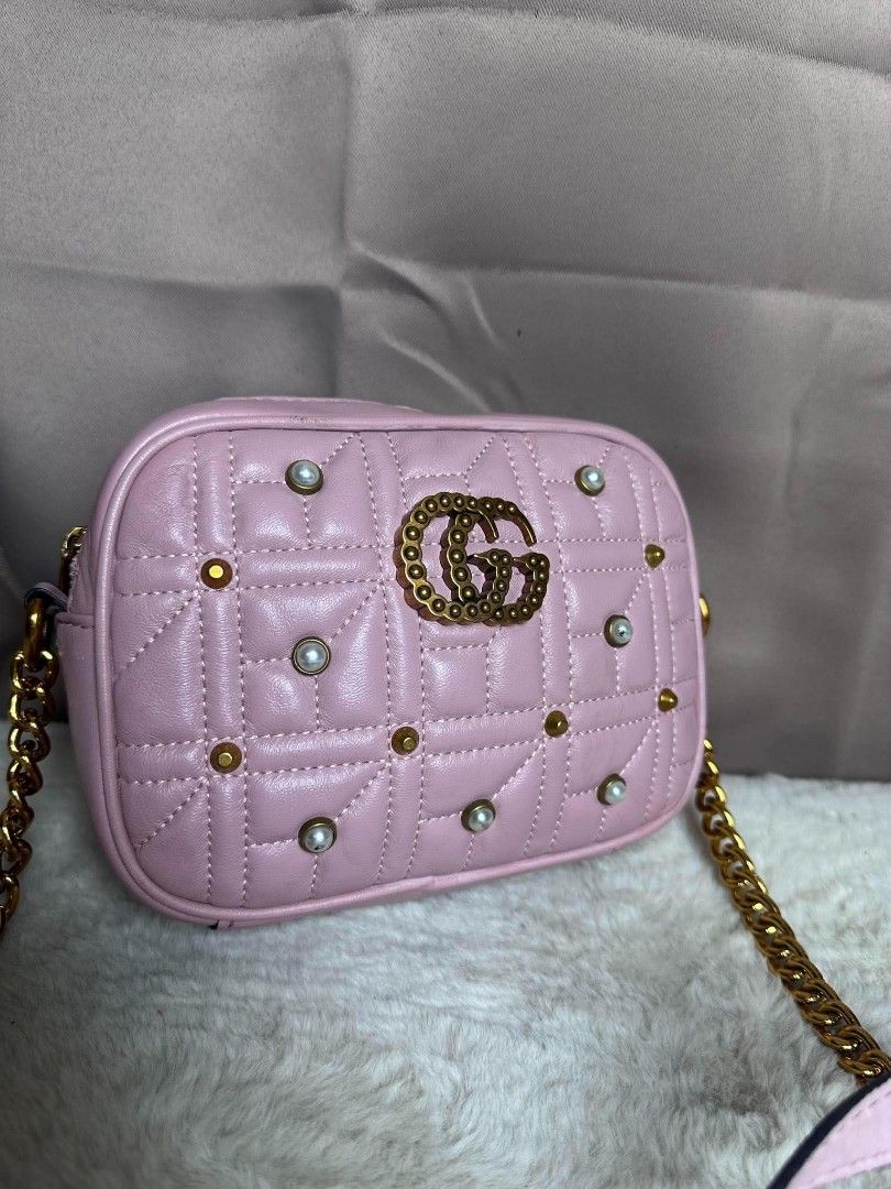 Preloved Gucci sling bag (Category: Luxury Bags & Wallets) located in Butuan. Submitted by leah_31.1994 (Listing ID 1470561433, Image 2). Description: preloved ukay source.