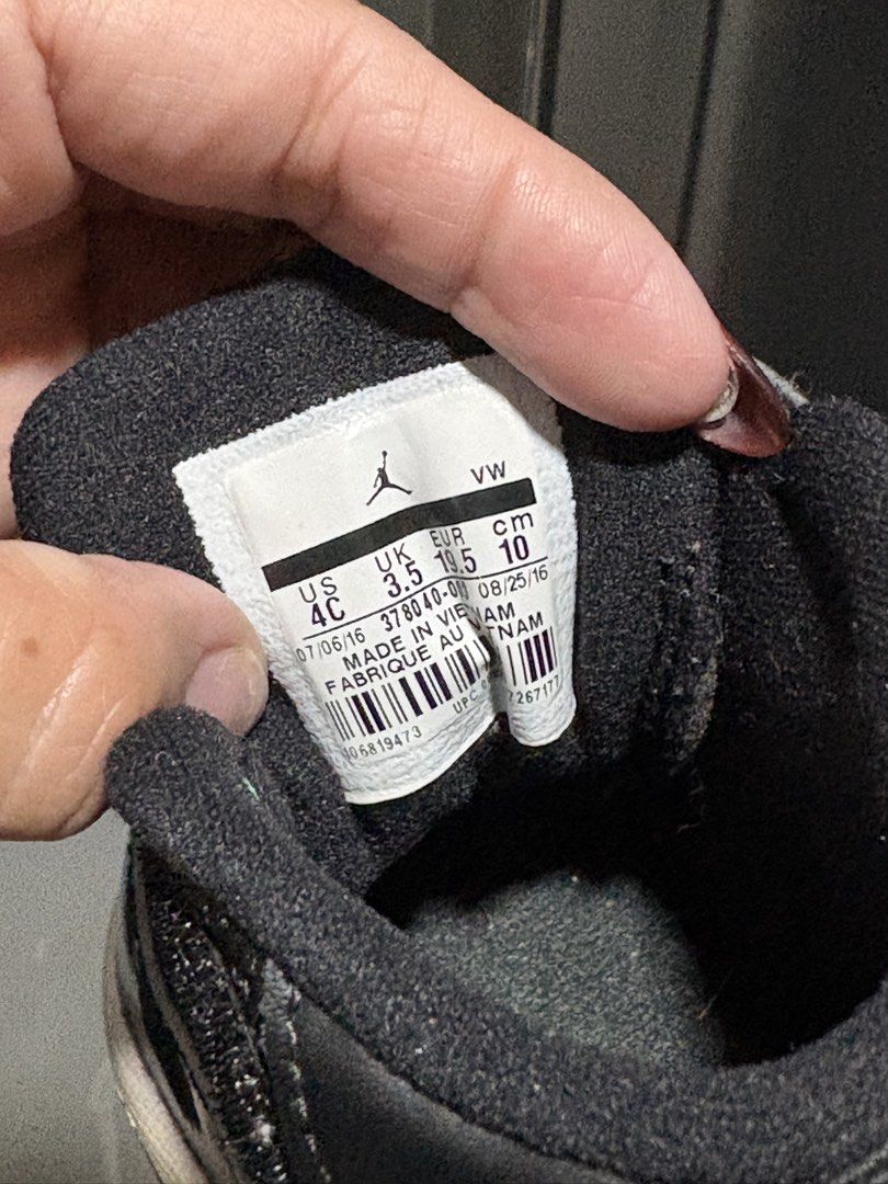 Preloved Infants Shoes All Original (Category: Babies & Kids Fashion) located in Manila. Submitted by hsanreii (Listing ID 1470737741, Image 3). Description: take all 4 shoes.