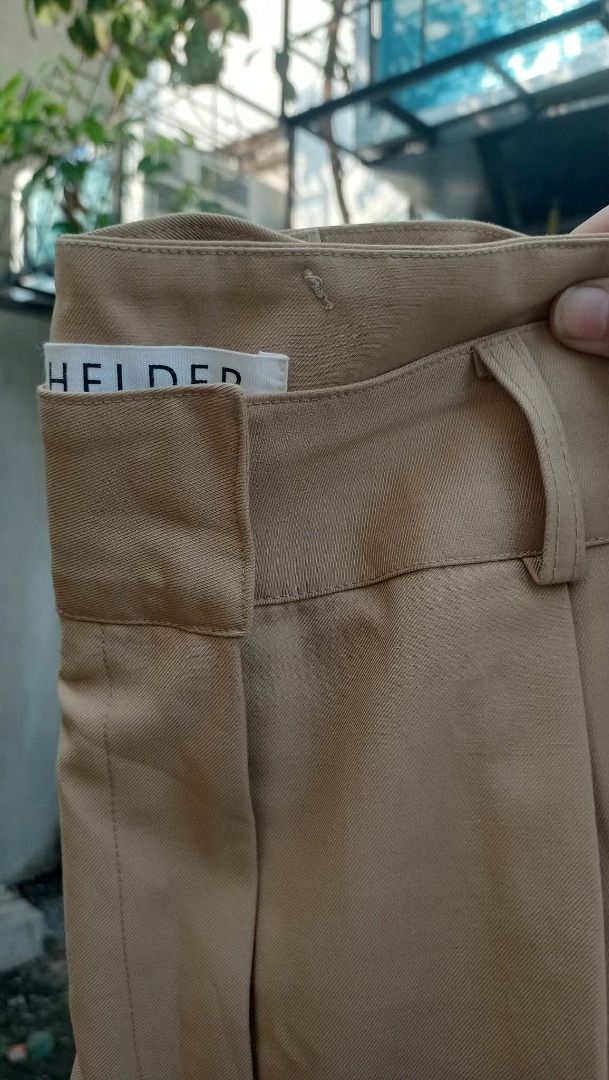Premium bermuda tailored highwaist short (Category: Shorts) located in Davao. Submitted by irisrazona16792 (Listing ID 1470596325, Image 3). Description: Wd side pocket Waist 29-30 Hips 40 L 23.5 mall quality.