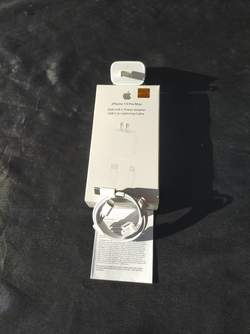 Premium iOS 20W Adapter with Lightning Charger SET (Category: Chargers & Cables) located in Cavite. Submitted by istocksphhh (Listing ID 1470640799, Image 2). Description: iStocks Premium iOS USB-C to Lightning Cable -Onhand -Ready to use -Lightning Charging port -Can use to any apple devices upto Iphone 14 Pro max -Can ship nationwide -Pass for Low-offers Mode of delivery Lalamove within the day, J&T for any region or provinces. 📍Cavite area.