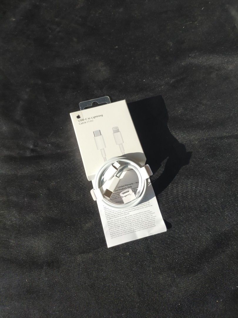 Premium iOS USB-C to Lightning Cable (Category: Chargers & Cables) located in Cavite. Submitted by istocksphhh (Listing ID 1470639603, Image 2). Description: iStocks Premium iOS USB-C to Lightning Cable -Onhand -Ready to use -Lightning Charging port -Can use to any apple devices -Can ship nationwide -Pass for Low-offers Mode of delivery Lalamove within the day, J&T for any region or provinces. 📍Cavite area.