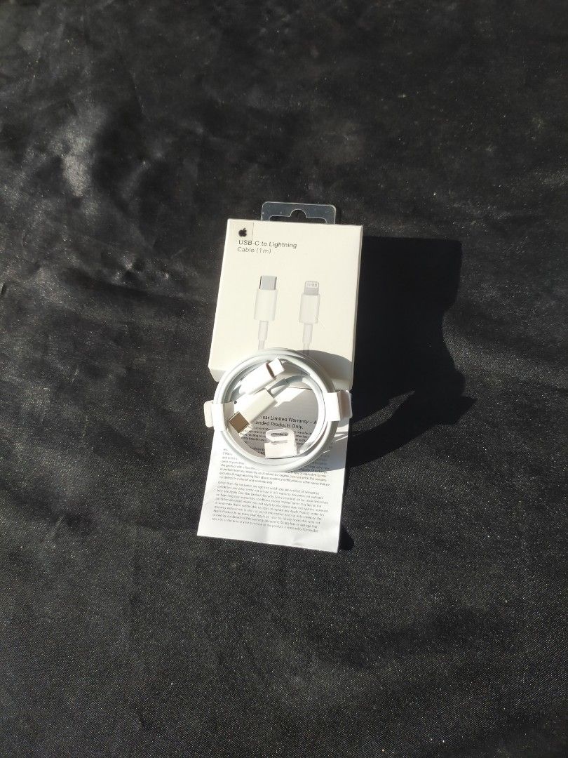 Premium iOS USB-C to Lightning Cable (Category: Chargers & Cables) located in Cavite. Submitted by istocksphhh (Listing ID 1470639603, Image 1). Description: iStocks Premium iOS USB-C to Lightning Cable -Onhand -Ready to use -Lightning Charging port -Can use to any apple devices -Can ship nationwide -Pass for Low-offers Mode of delivery Lalamove within the day, J&T for any region or provinces. 📍Cavite area.