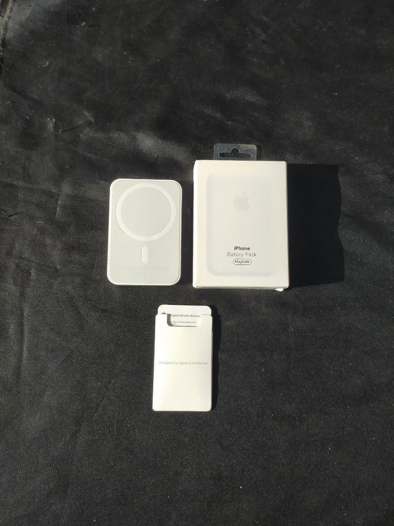 Premium Magsafe Battery Pack 5000MAH (Category: Batteries & Power Banks) located in Cavite. Submitted by istocksphhh (Listing ID 1470639179, Image 1). Description: Premium Magsafe Battery Pack 5000MAH -Onhand -Ready to use -Lightning Charging port -5000Mah -Compact -Can ship nationwide -Pass for Low-offers Mode of delivery Lalamove within the day, J&T for any region or provinces. 📍Cavite area.